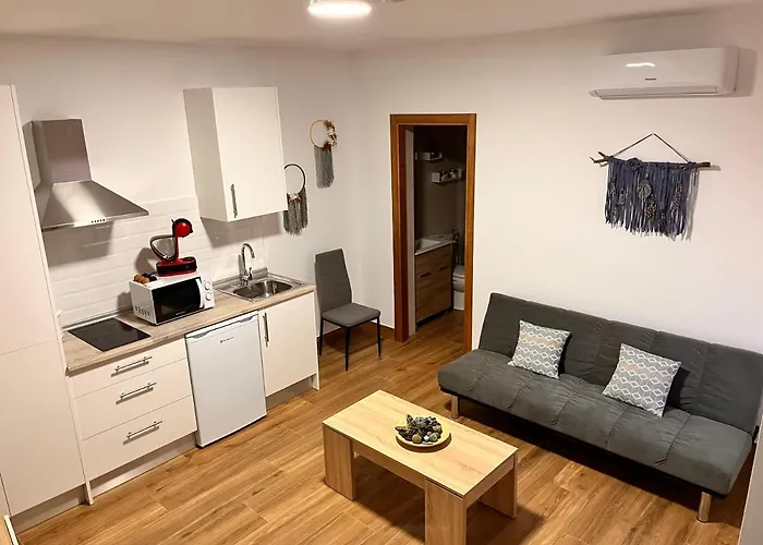 Apartamentos El Peligro 1 El Conjuro
